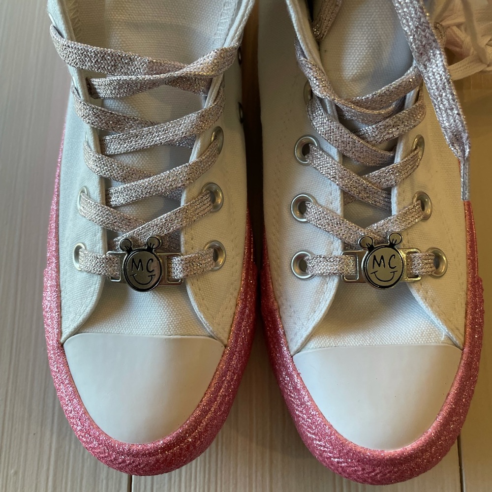 Converse High Tops - Women size 6/kids size 4